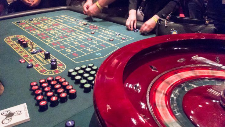 پاکستان میں Bet100 کا آن لائن کیسینو سیکشن کھولیں۔